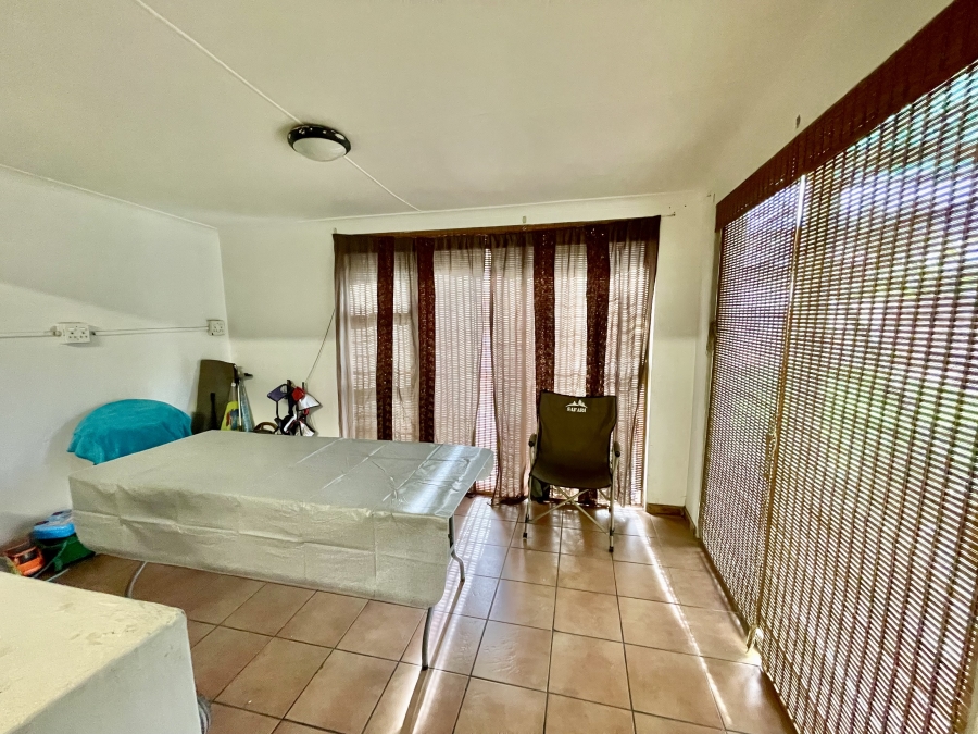 4 Bedroom Property for Sale in Lemoenkloof Western Cape